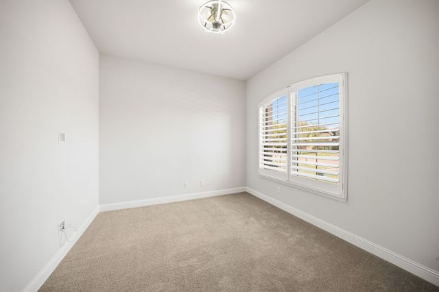 499 Washington Avenue, Waxahachie, TX 75165