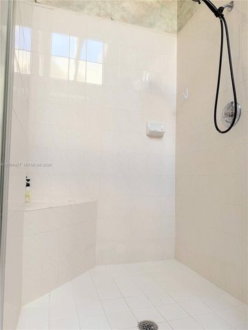 1510 W Lacosta Drive W, Pembroke Pines, FL 33027