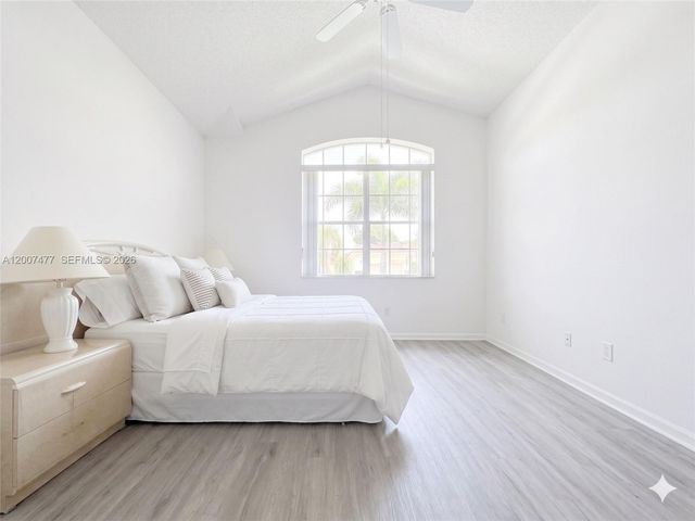 1510 W Lacosta Drive W, Pembroke Pines, FL 33027