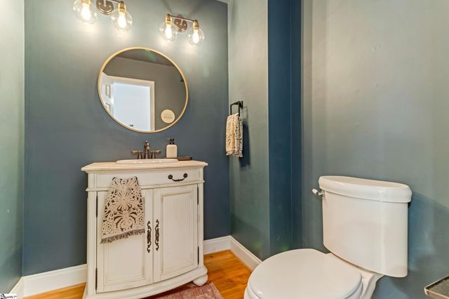 102 W Peninsula Drive, Laurens, SC 29360