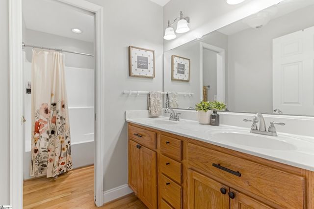 102 W Peninsula Drive, Laurens, SC 29360