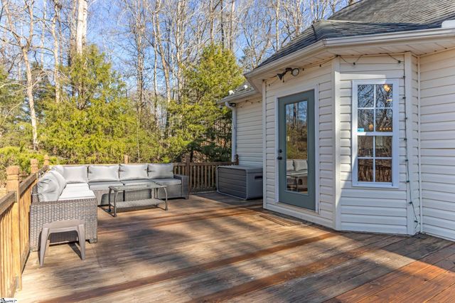 102 W Peninsula Drive, Laurens, SC 29360