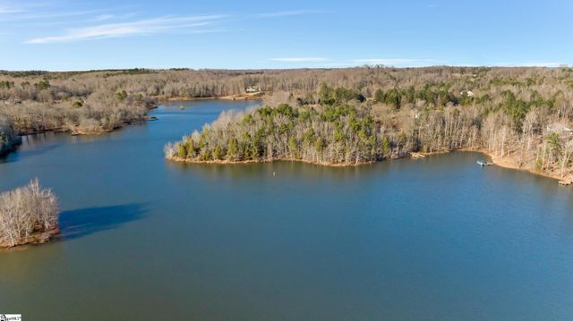 102 W Peninsula Drive, Laurens, SC 29360