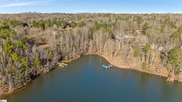 102 W Peninsula Drive, Laurens, SC 29360