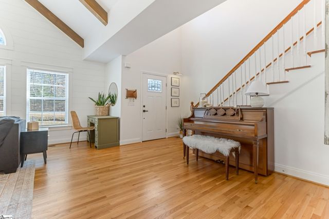 102 W Peninsula Drive, Laurens, SC 29360