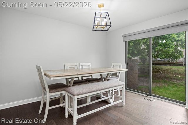 5345 Wright Way, West Bloomfield, MI 48322