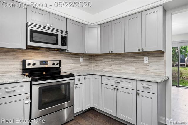 5345 Wright Way, West Bloomfield, MI 48322