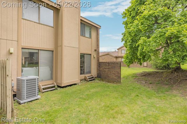 5345 Wright Way, West Bloomfield, MI 48322