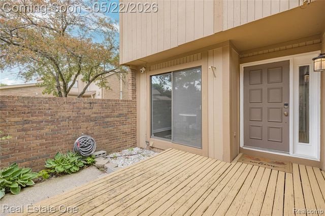 5345 Wright Way, West Bloomfield, MI 48322