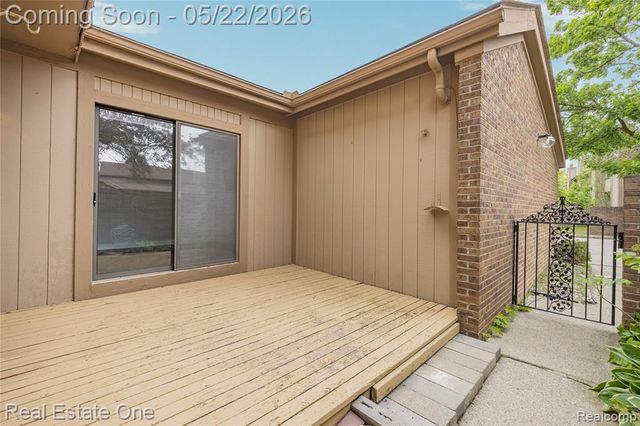 5345 Wright Way, West Bloomfield, MI 48322