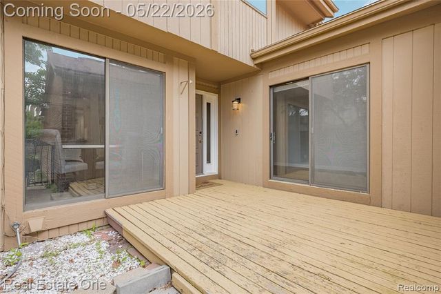 5345 Wright Way, West Bloomfield, MI 48322