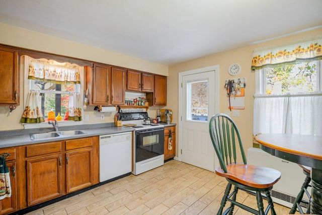 39 PRESCOTT Road, Raymond, NH 03077