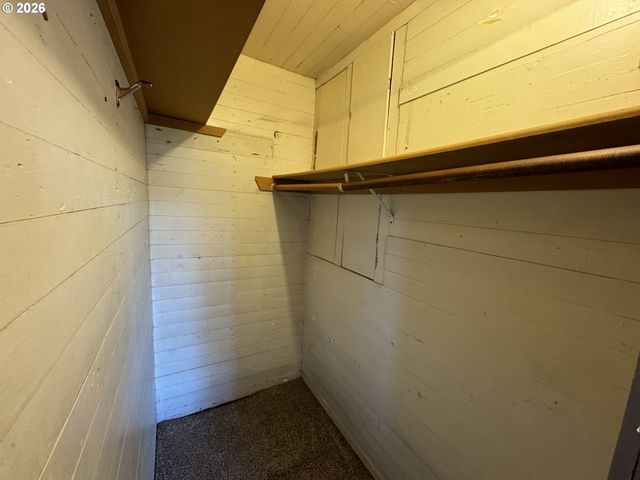 506 W CLARK St, Medford, OR 97501