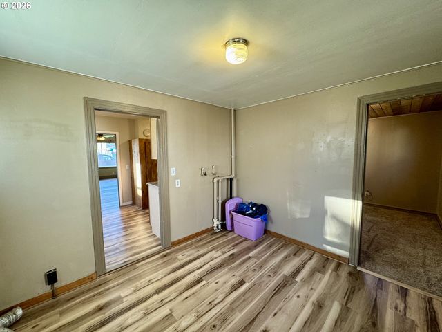 506 W CLARK St, Medford, OR 97501