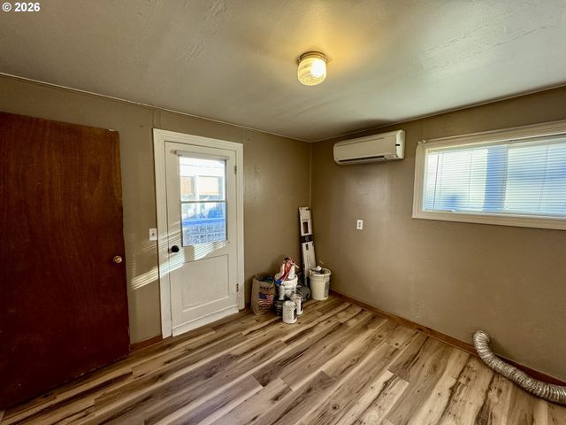 506 W CLARK St, Medford, OR 97501