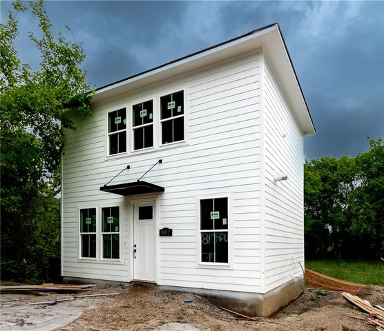 830 S Wood Avenue, Fayetteville, AR 72701