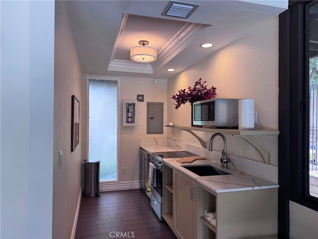 111 S Orange Grove Blvd 307, Pasadena, CA 91105