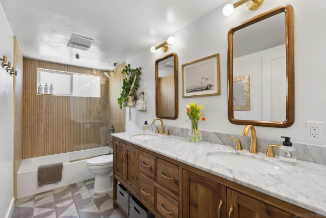 2521 Sarbonne Dr, Oceanside, CA 92054