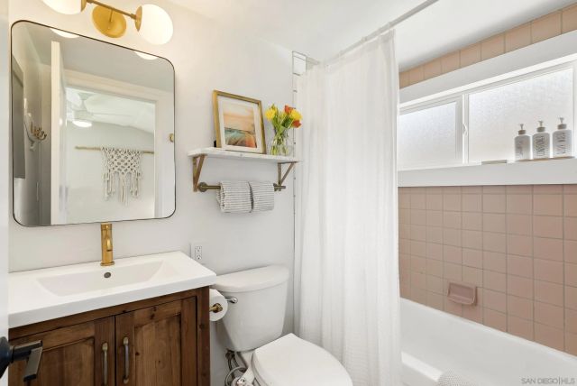 2521 Sarbonne Dr, Oceanside, CA 92054