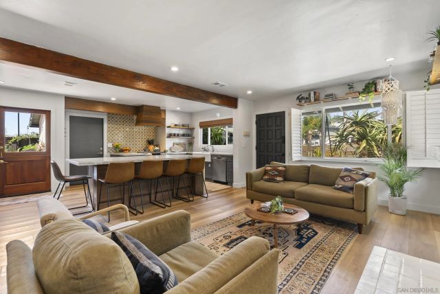 2521 Sarbonne Dr, Oceanside, CA 92054