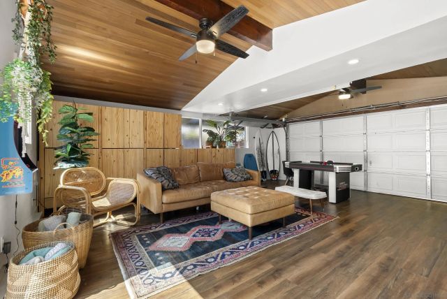 2521 Sarbonne Dr, Oceanside, CA 92054
