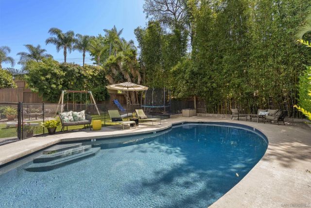 2521 Sarbonne Dr, Oceanside, CA 92054