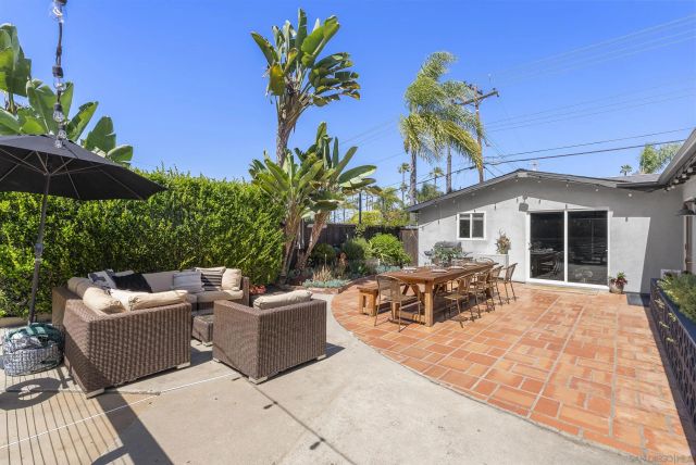 2521 Sarbonne Dr, Oceanside, CA 92054