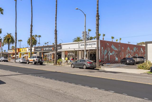 2521 Sarbonne Dr, Oceanside, CA 92054