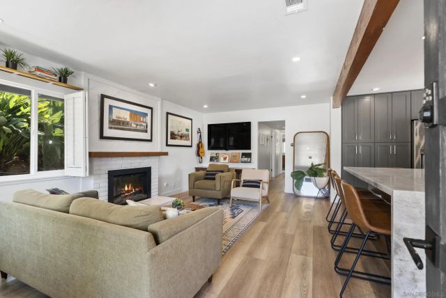 2521 Sarbonne Dr, Oceanside, CA 92054
