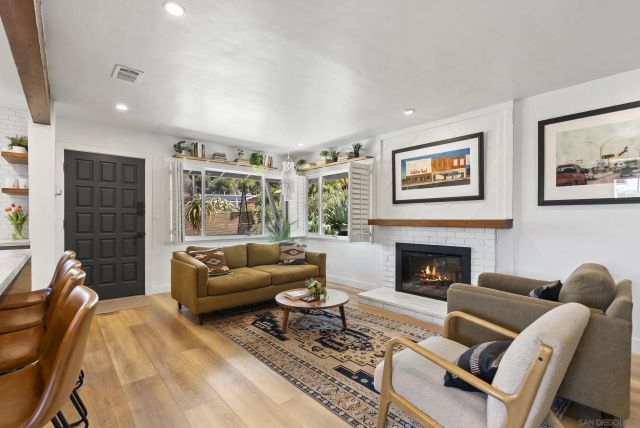 2521 Sarbonne Dr, Oceanside, CA 92054