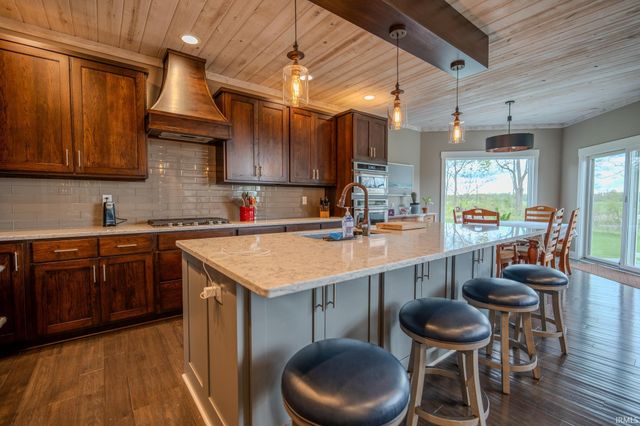 18860 Roselle Cove, Auburn, IN 46706