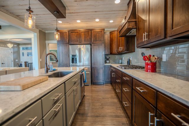 18860 Roselle Cove, Auburn, IN 46706