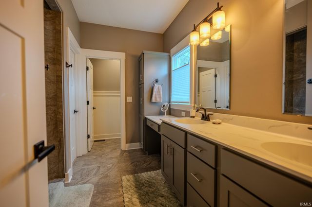 18860 Roselle Cove, Auburn, IN 46706