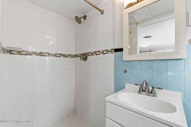 2827 Eleanor Ave, Louisville, KY 40205