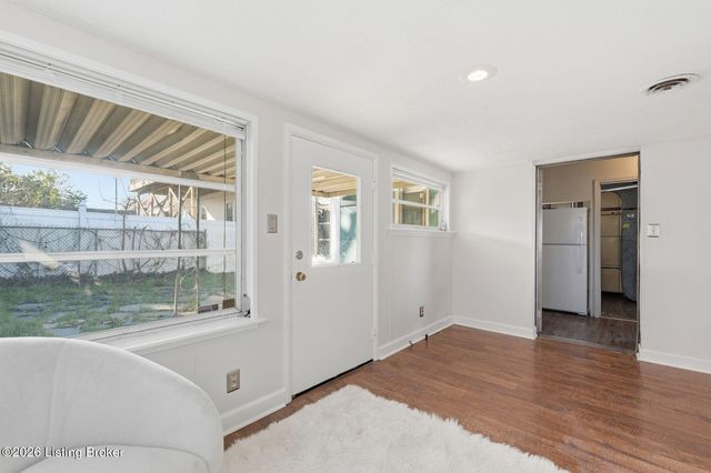 2827 Eleanor Ave, Louisville, KY 40205