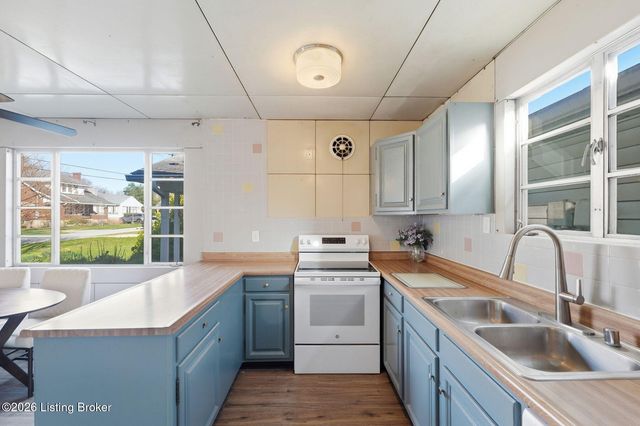 2827 Eleanor Ave, Louisville, KY 40205