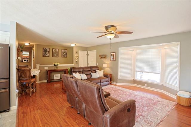 6913 Englewood Avenue, Raytown, MO 64133