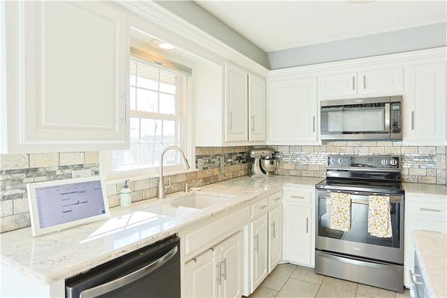 6913 Englewood Avenue, Raytown, MO 64133