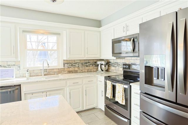 6913 Englewood Avenue, Raytown, MO 64133