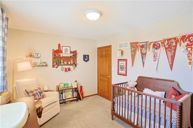 6913 Englewood Avenue, Raytown, MO 64133