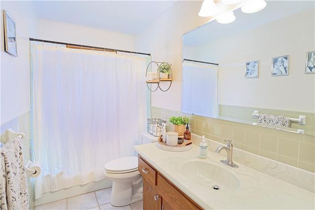 6913 Englewood Avenue, Raytown, MO 64133