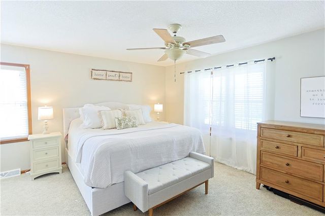 6913 Englewood Avenue, Raytown, MO 64133