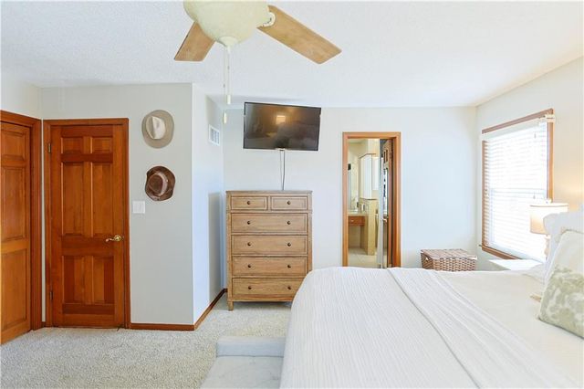 6913 Englewood Avenue, Raytown, MO 64133