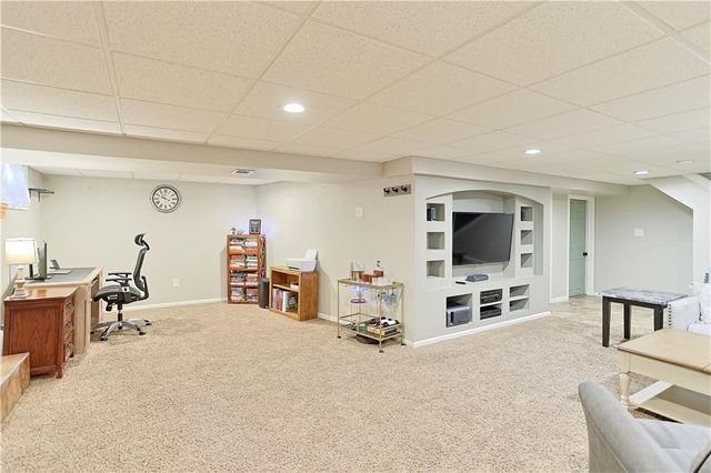 6913 Englewood Avenue, Raytown, MO 64133