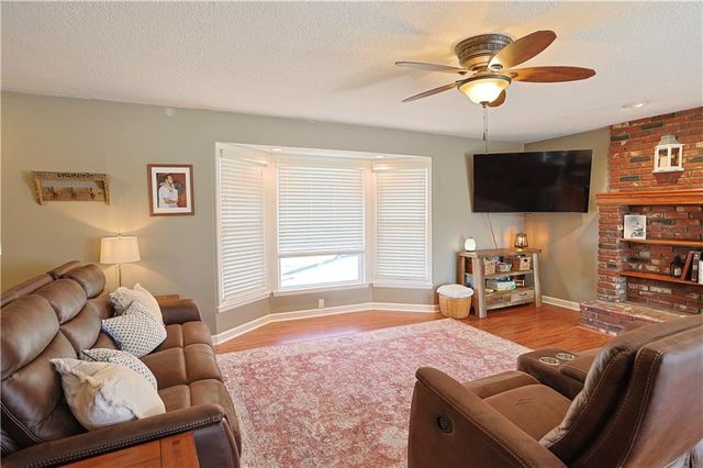 6913 Englewood Avenue, Raytown, MO 64133