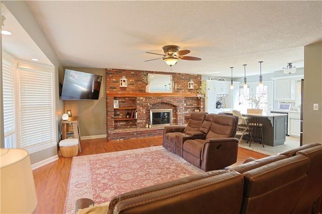 6913 Englewood Avenue, Raytown, MO 64133