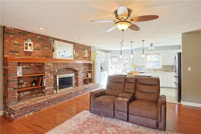 6913 Englewood Avenue, Raytown, MO 64133