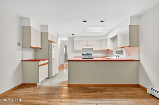 202 Woodland Drive, Lincroft, NJ 07738