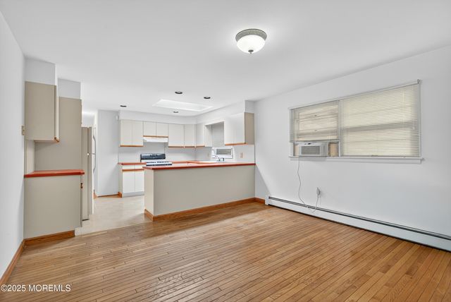 202 Woodland Drive, Lincroft, NJ 07738