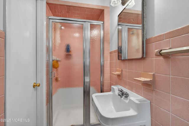 202 Woodland Drive, Lincroft, NJ 07738